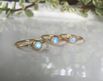 Moonstone Ring, Rainbow Moonstone, Gold Ring, Stacking Rings, Engagement Ring, Moonstone Jewelry, Gemstone Ring, Raw Stone Ring, Dainty Ring