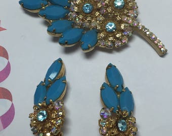 Vintage DeLizza and Elster aka Juliana Aqua Flower Demi Item; 17382