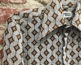 Vintage Men's Seventies 1970s Mid Century Shirt. Sizd Small.