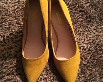 Top Shop bright yellow pumps size 9 (new)