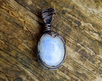 Blue Moonstone pendant, moonstone necklace, June Birthstone jewelry, Fertility crystal, moonstone jewelry, Rainbow moonstone, wiccan jewelry