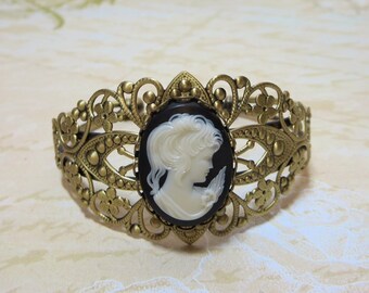 Cameo Bracelet Filigree Cuff Bracelet Adjustable Black White Cameo Antiqued Bronze Brass Downton Abbey Victorian Jewelry Vintage Cameo