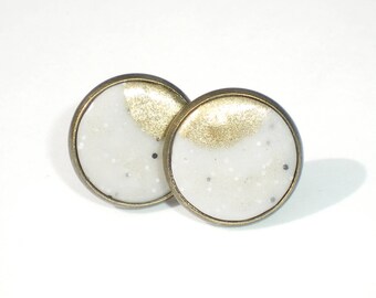 Fixation is white marble and gold
