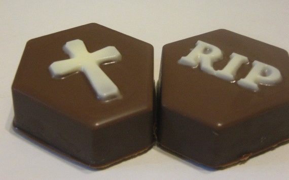 Tombstone cross and rip chocolate covered oreo sandwich cookies party favors