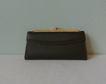 Lovely Vintage Leather Kiss Lock Wallet/Clutch