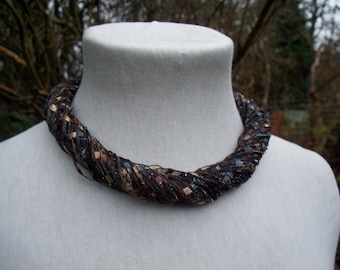 Brown Trellis Yarn Necklace