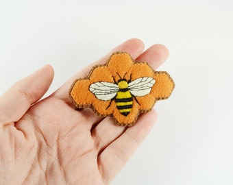 Bee Brooch / Felt Bee Brooch / Beehive Felt Brooch / Bumble Bee Pin / Honey Bee Brooch / Embroidery Jewelry / Entomology Pin / Insect Brooch