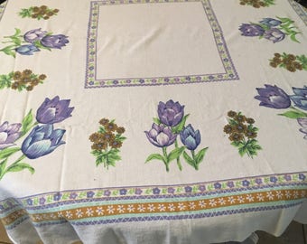 Mauve flowered tablecloth