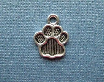10 Paw Print Charms - Paw Print Pendants - Animal Charm - Paw Print - Antique Silver - 15mm x 11mm --(No.137-11012)