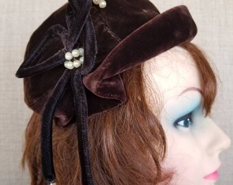 Vintage Women's Brown Velvet Hat