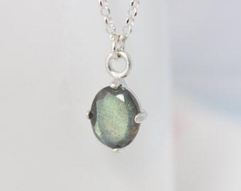 Labradorite necklace • Silver necklace with a labradorite gemstone pendant • Gifts for her