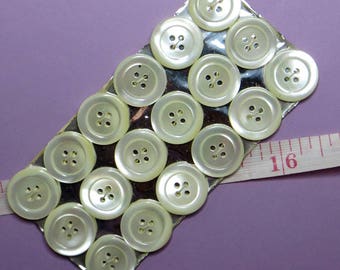 Set of 18 1.6 cm Pearl buttons - #200416