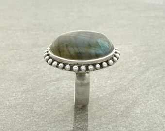 NATURAL Labradorite Ring, Sterling Silver Gemstone Ring, Simple Rope Ring, Big Oval Stone, Antique Ring, Genuine Rainbow Labradorite Ring