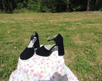 90's vintage velvet Mary Jane heels. 90's It girl shoes Blue Velvet