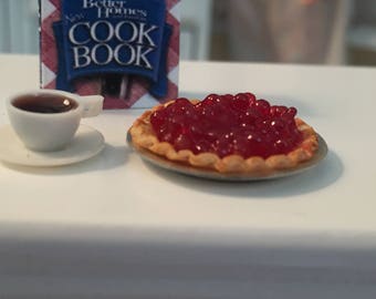 Miniature Cherry Pie, Dollhouse Miniature, 1:12 Scale, Miniature Food, Mini Pie, Dollhouse Food, Pie in Pan, Dollhouse Accessory