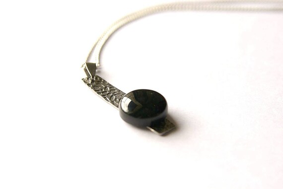 Onyx Pendant, Onyx Cabochon, Stainless Steel Chain, Onyx Necklace, Onyx Gemstone, Onyx Jewelry, Energy Healing, Crystal healing, stones