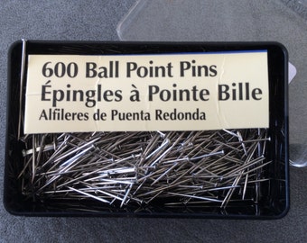 Straight Pins, Dress Making Pins, Ball Point Pins, Quantity 600, In a Plastic Case, Made by Prym-Dritz Corp, Never Used, Flat Metal Head