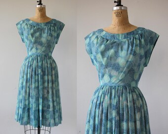 1950s vintage dress / 50s blue dots dress / 50s day dress / 50s cotton dress / 50s medium dress / 50s circle print dress
