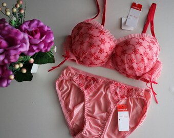 New Set Triumph Underwire Pink Red Flower Padded Lace Bra Brassiere E65 , C65 Tr03