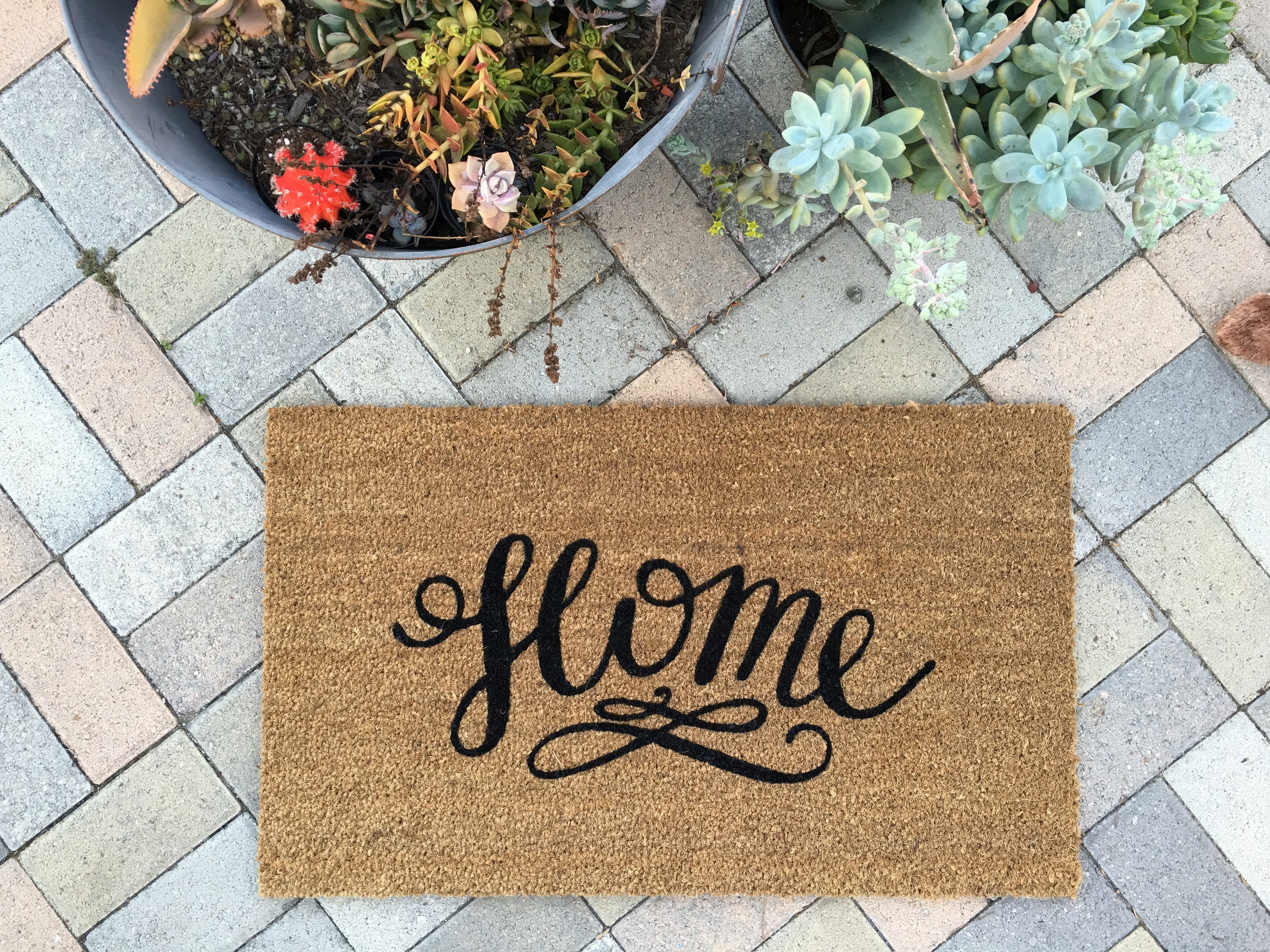 Simple and sweet 'Home' doormat / Hand painted