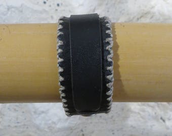 Black vegetable tanned leather bracelet