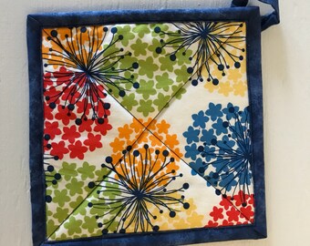 Quilted Handmade Potholders, Kitchen accessories, Hostess gift, housewarming gift, kitchen linen