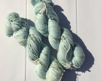 Chaussette II | Calanques | Hand dyed tonal speckled yarn
