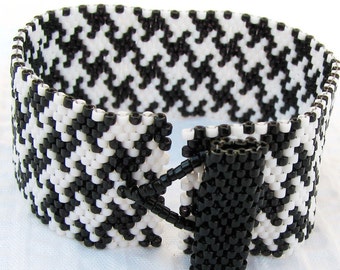 Houndstooth Peyote Cuff (2126)