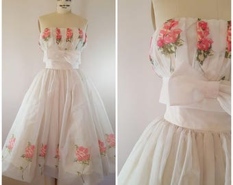 Vintage 1950s Dress / 50s Strapless Gown / 50s Prom Dress / Strapless Party Dress / Pink Roses / XS