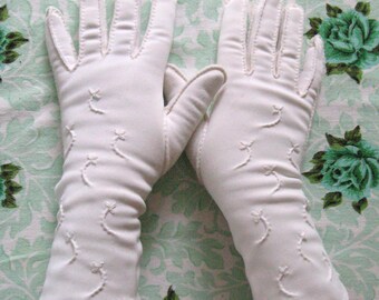 Art Deco Gloves . White embroidered Gloves . wedding gloves . hand stitched gloves