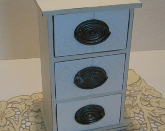 Reinvented Upcycled Drawer as Jewelry Display Reinvented Upcycled Drawer as Jewelry Display