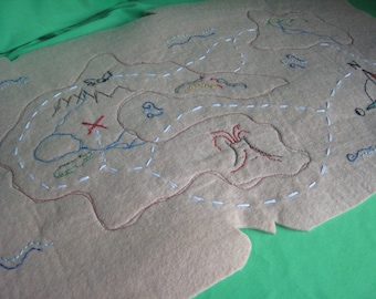 Pirate treasure map in felt-handmade