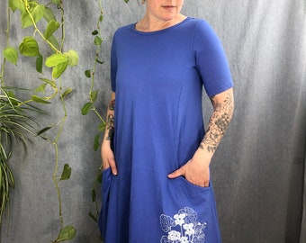 USA-Made Cotton Elbow Sleeve Pocket Dress with Violets