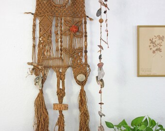 Vintage Fiber Jute Seashell Wall Art / funky bohemian wall hanging / boho chic