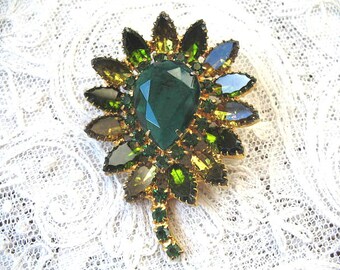 Vintage Rhinestone Brooch ~ Green Rhinestones