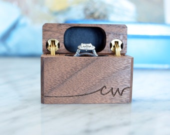 Personalized Initials / Word - Slim Engagement Ring Box - Swoop Letters - Wanderweg Shop