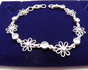 A Vintage Silver Moonstone Bracelet