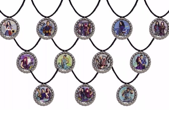 12x Disney Descendants 2 Mal Evie Party Favor Necklaces