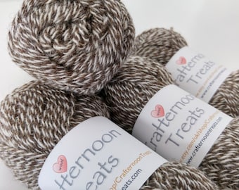 Marly twist Natural + undyed British Alpaca and Shetland wool (80:20 blend). Fingering weight. 50g 190 yds 175 m. Crafternoon Treats