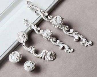 Shabby Chic Drawer Knobs Pulls Handles Dresser Drawer Pull Knob Bail Ivory White Gold Cabinet Handle Back Plate French Kitchen Hardware Pull