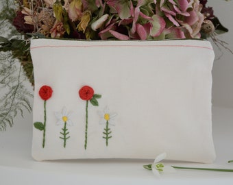 Pochette - sac cosmétique Floral - Roses et marguerites fermeture éclair étui avec broderie à la main - main cousu à la toile - cadeau pour elle