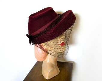 Vintage 1940's Maroon Wool Tilt Hat w/Veil~ New York Creation