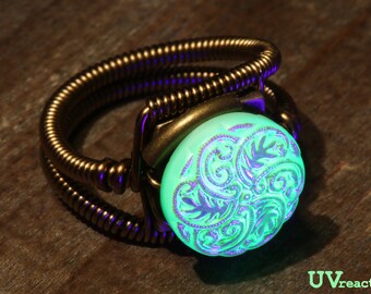 Steampunk Jewelry - Ring - Vintage Uranium Vaseline Glass