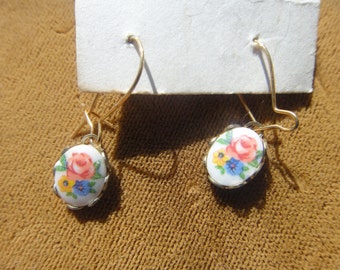 Vintage pierced Earrings, Porcelain Flower Cameo,, Pink Rose Flowers, 1970s Spring Summer