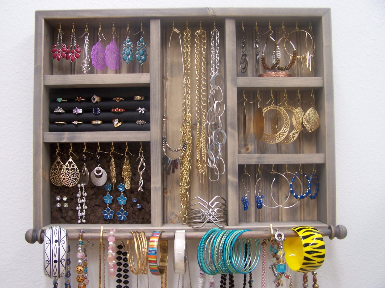 Closet Jewelry Organizer With Bracelet Bar