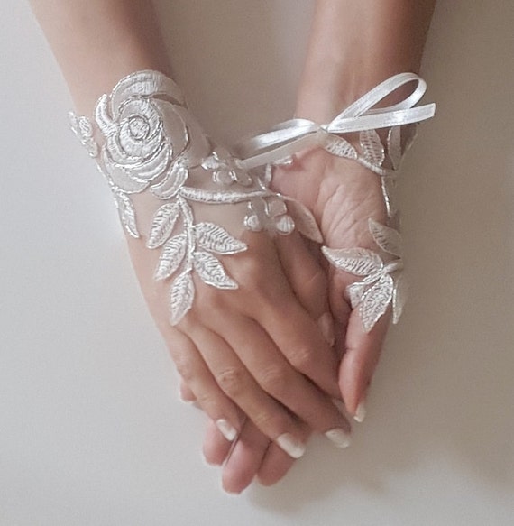 Ivory Wedding gloves bridal gloves lace gloves fingerless gloves ivory gloves guantes french lace silver frame gloves