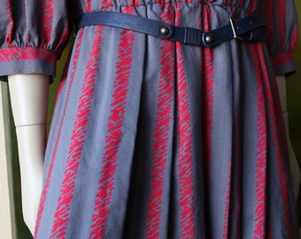 70s secretary Dress Pink and Gray Puff shoulders and pleats Dress