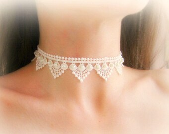 Lace choker necklace, ivory lace choker, white lace necklace, embroidered lace choker, bridal lace choker, wedding jewelry