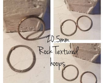 20 5 mm Rock Stone Texture Hoops
