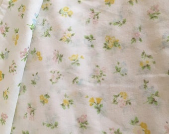 Vintage Fabric Flowered Sheet Flowers Soft Fabric